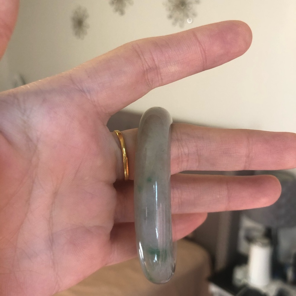 Jade bangle - Picture 12 of 16